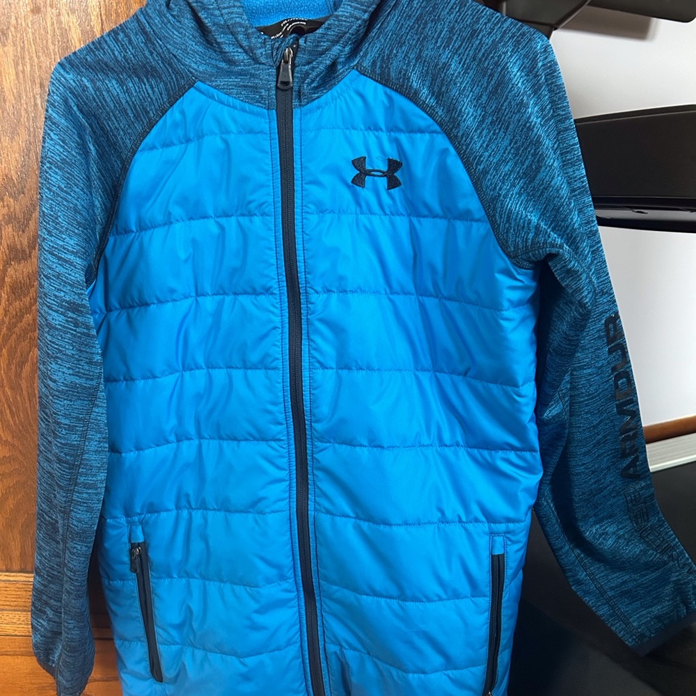 Youth XL Under Armour Coldgear Hooded Jacket